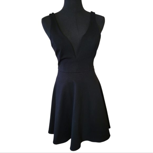 Lulu's Black Deep V Strappy Back Mini Dress Size Small - Picture 3 of 7